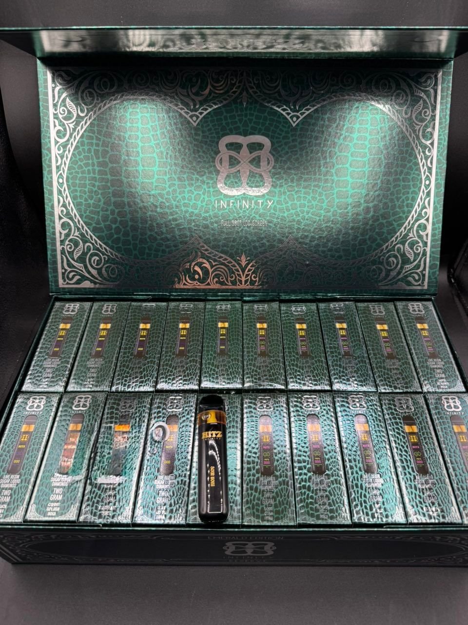 Hitz Infinity Emerald Edition 2G Disposable - Live Resin Sugar Diamonds Hitz Infinity Emerald Edition 2G Disposable - Live Resin Sugar Diamonds
